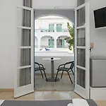 Oscar Aparthotel Kamári